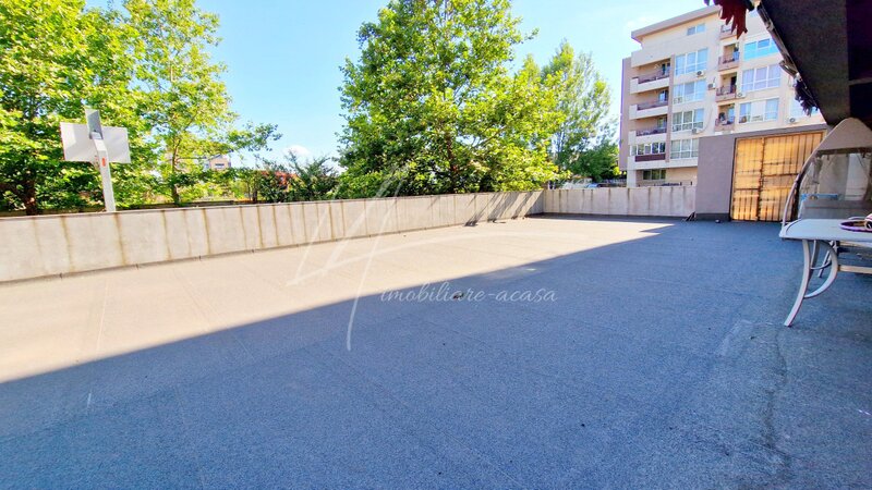 Prelungirea Ghencea apartament rar cu 5 camere si curte de 358 mp