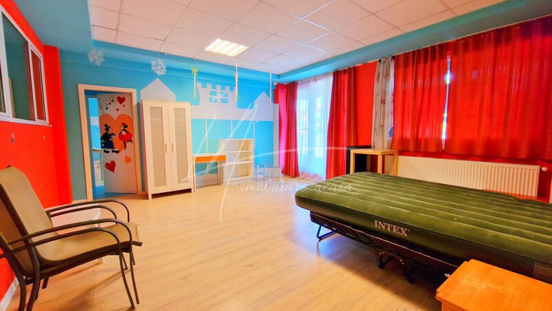 Prelungirea Ghencea apartament rar cu 5 camere si curte de 358 mp